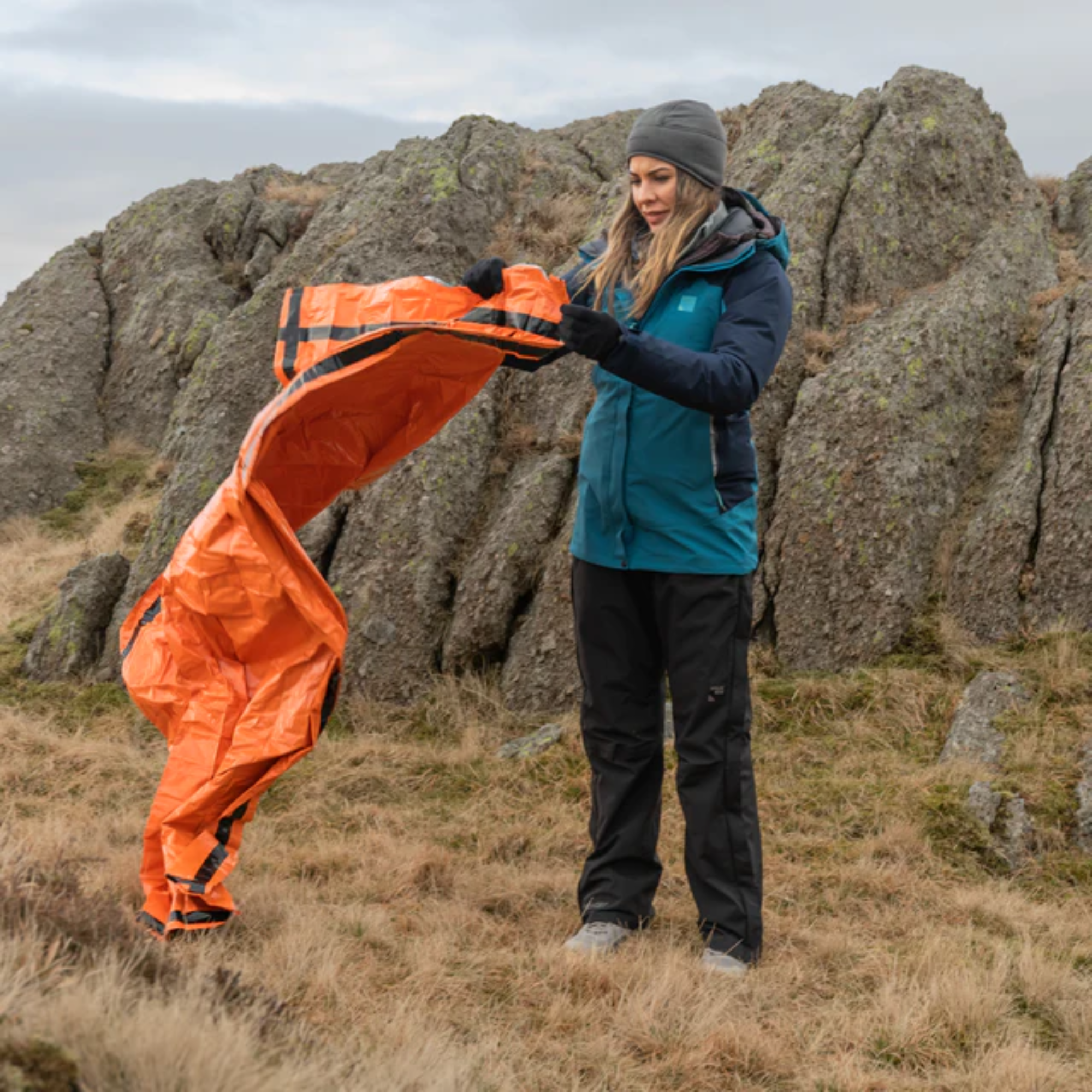 Bivy Bag - Kompakt nödsovsäck + Visselpipa 120dB