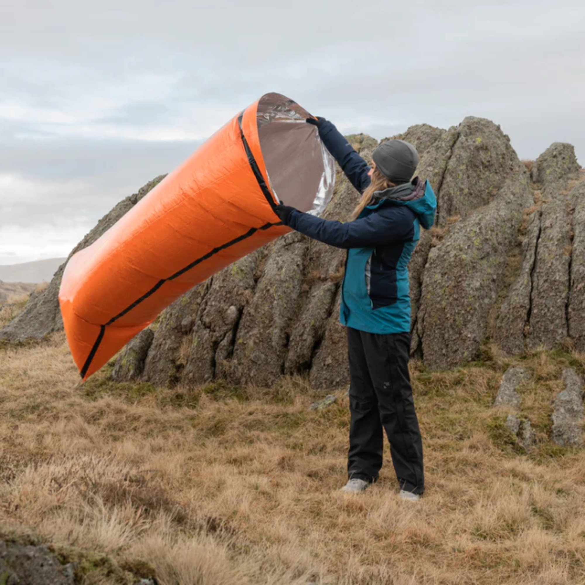 Bivy Bag - Kompakt nödsovsäck + Visselpipa 120dB