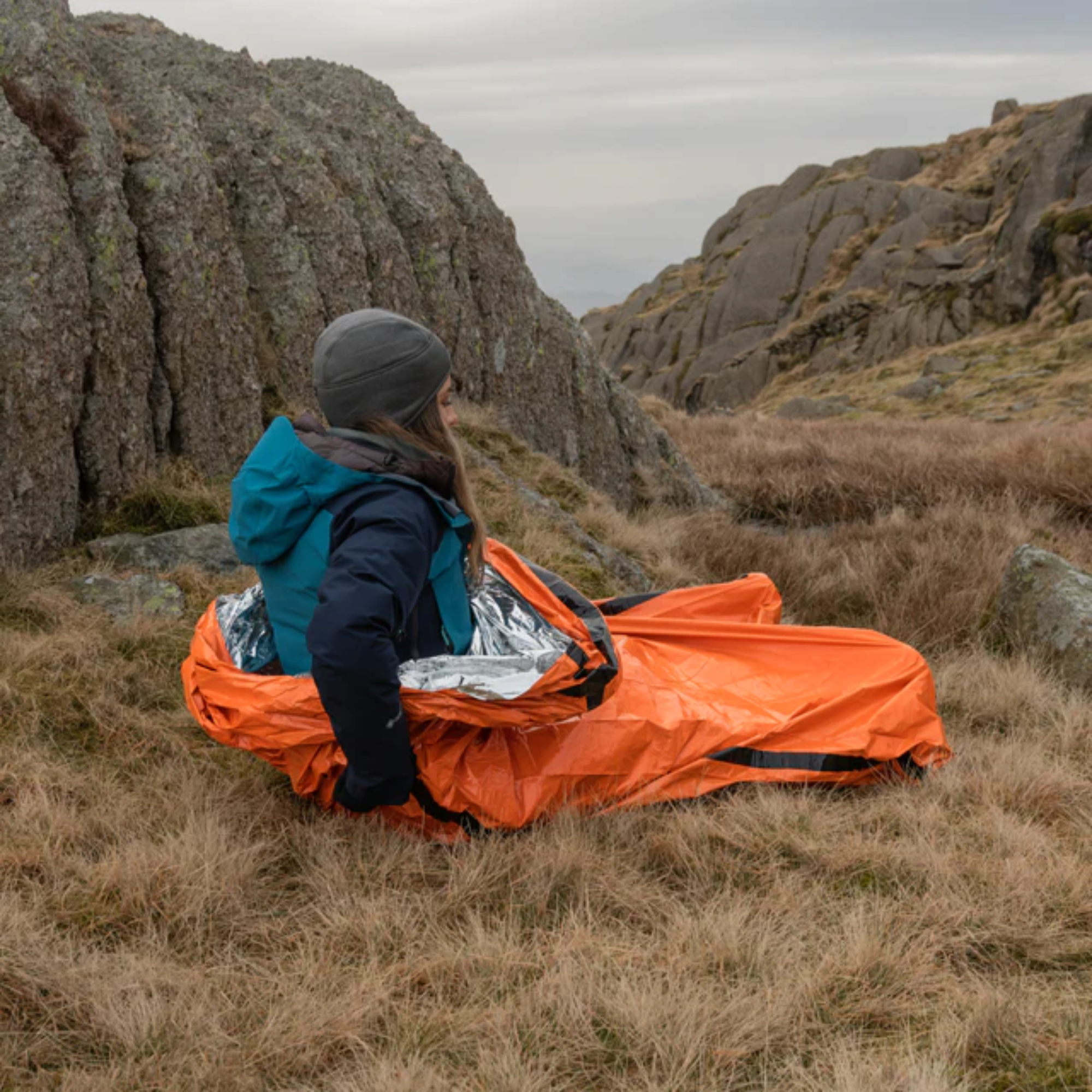 Bivy Bag - Kompakt nödsovsäck + Visselpipa 120dB
