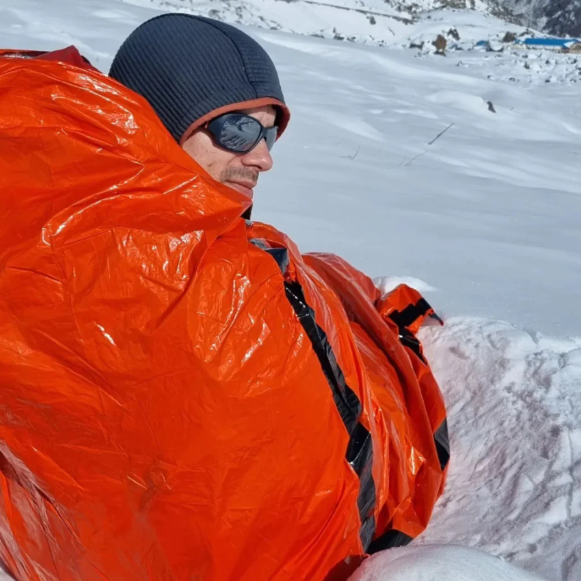 Bivy Bag - Kompakt nödsovsäck + Visselpipa 120dB